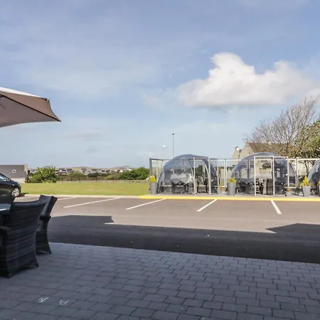 Number 2 Dome Casa de Férias