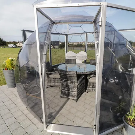 Number 2 Dome Holiday home